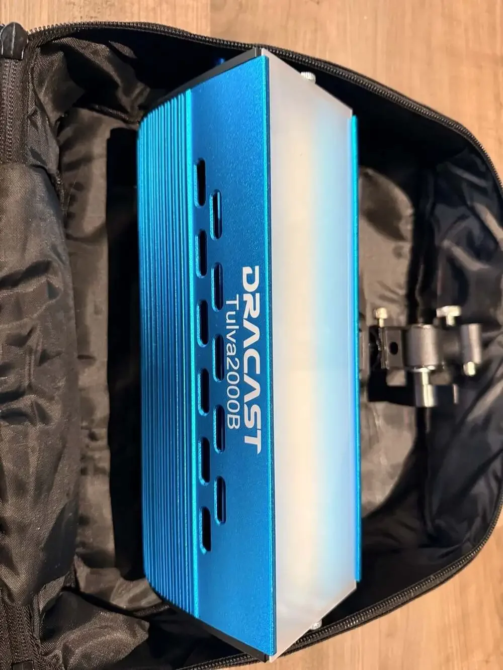 Dracast Tulva 2000B LED Flood Video Light. Aircraft aluminum construction.
